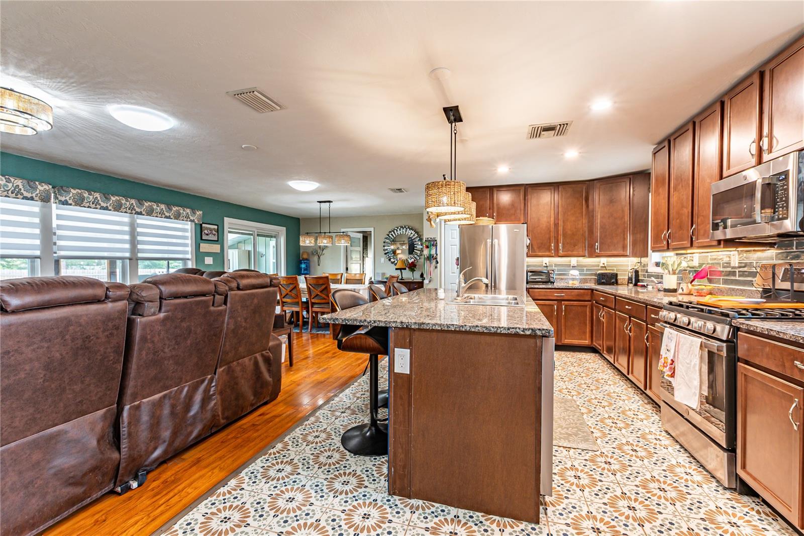 5233 HILL DR — photo 3
