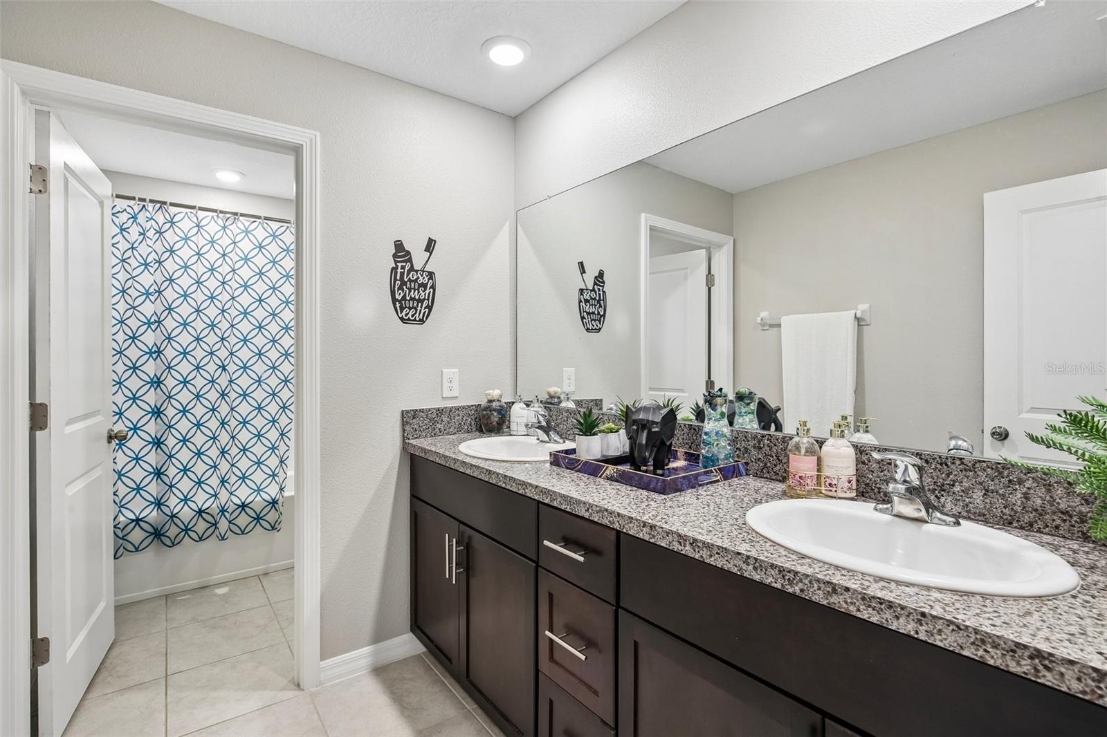 15608 MILLER CREEK DR — photo 29
