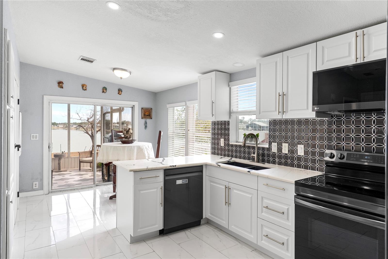 9426 STAR GAZER LN — photo 6