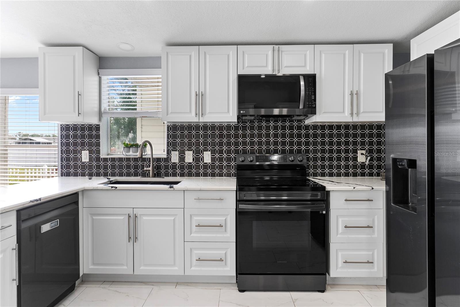 9426 STAR GAZER LN — photo 5