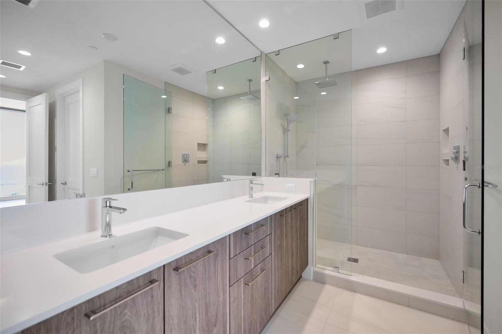 275 1ST AVE S #3503 — photo 20
