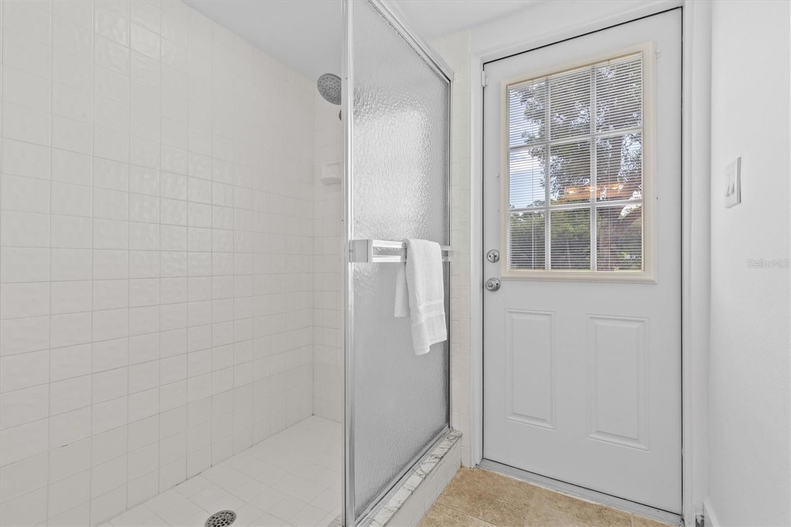 13915 WHISPERWOOD DR — photo 42