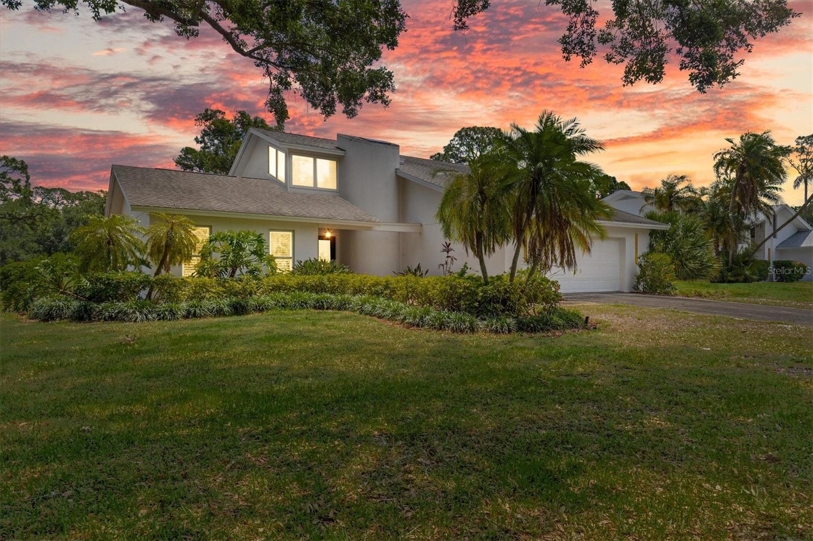 13915 WHISPERWOOD DR — photo 49