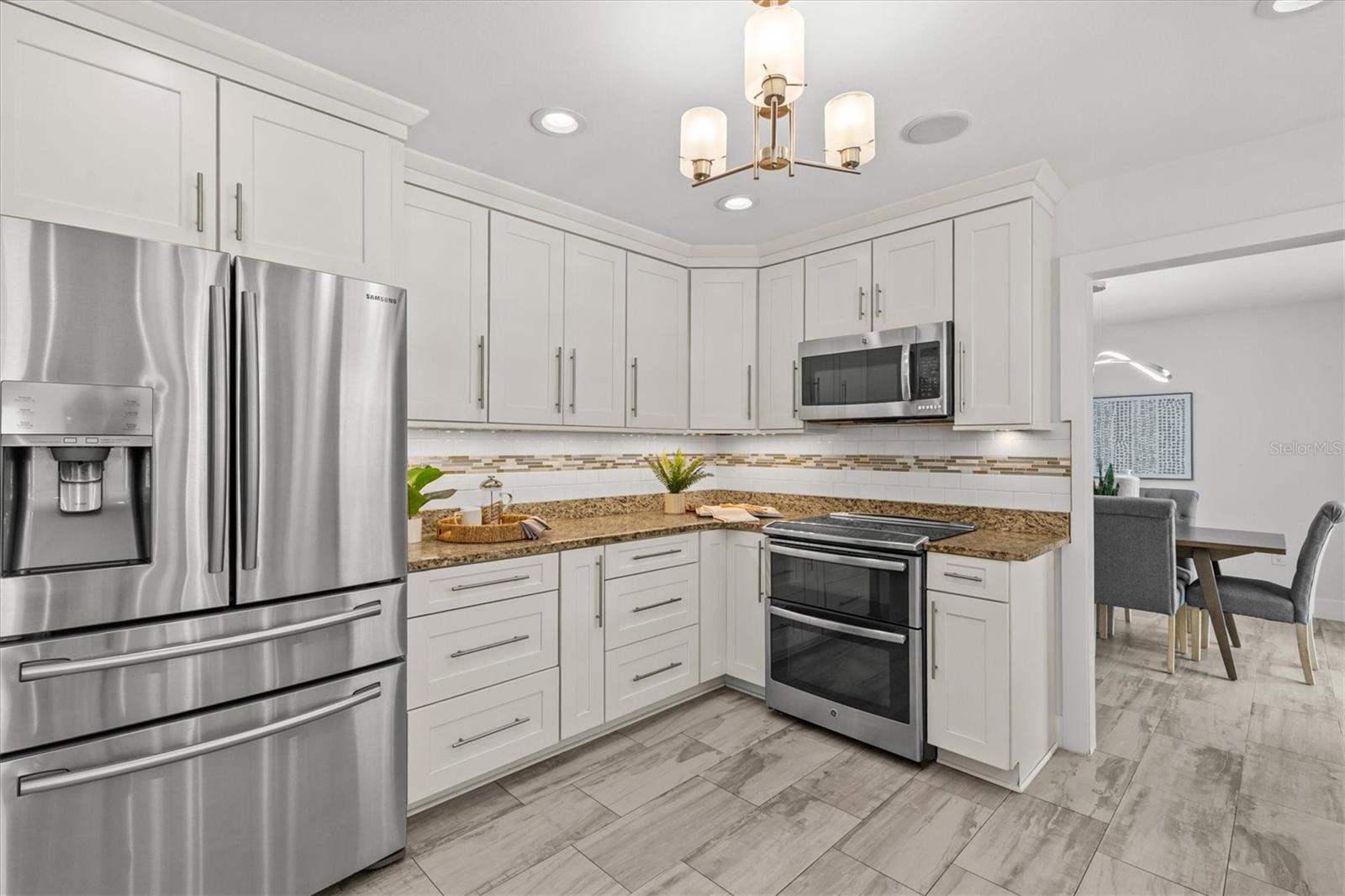 13915 WHISPERWOOD DR — photo 8