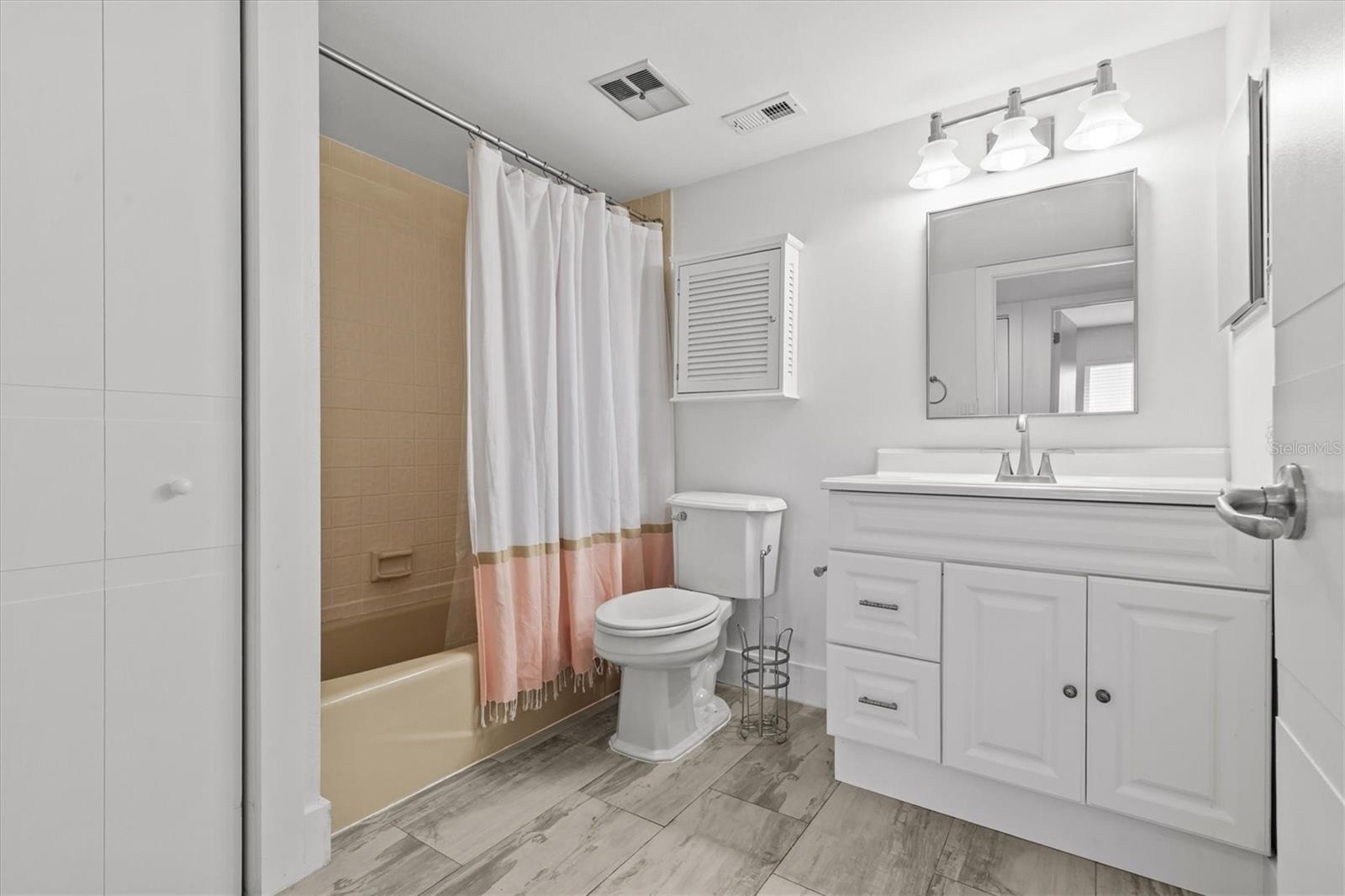 13915 WHISPERWOOD DR — photo 45