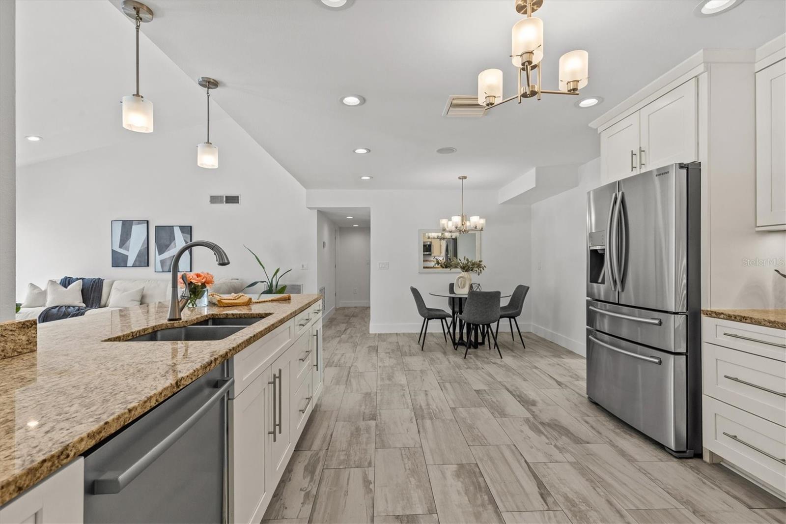 13915 WHISPERWOOD DR — photo 10