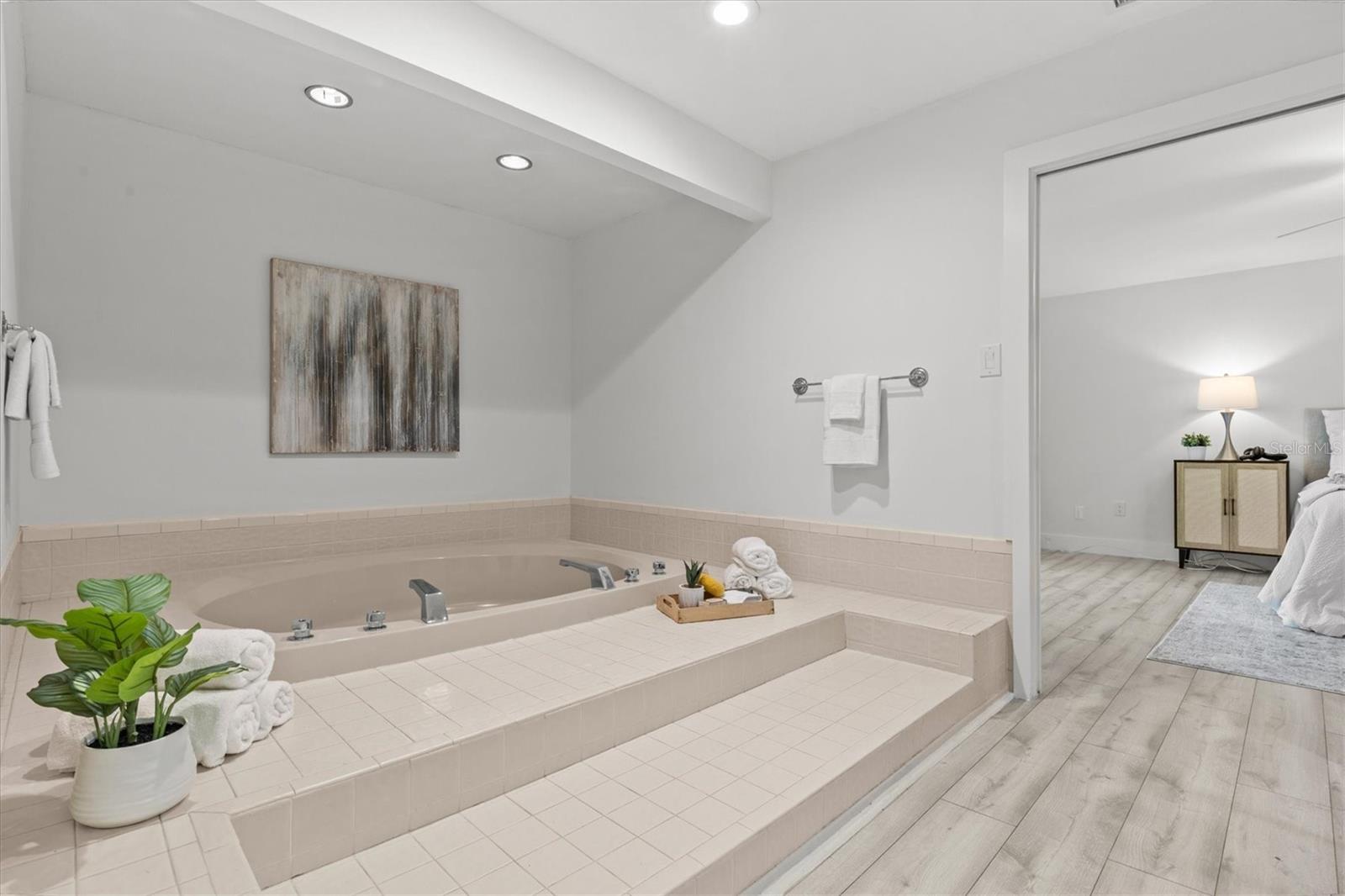 13915 WHISPERWOOD DR — photo 33