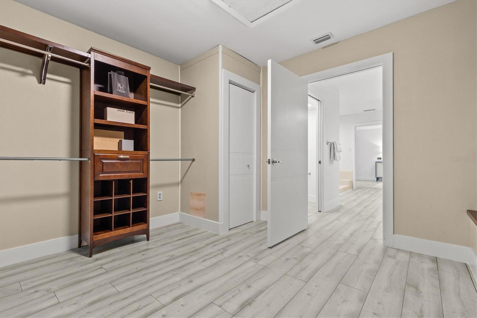 13915 WHISPERWOOD DR — photo 37