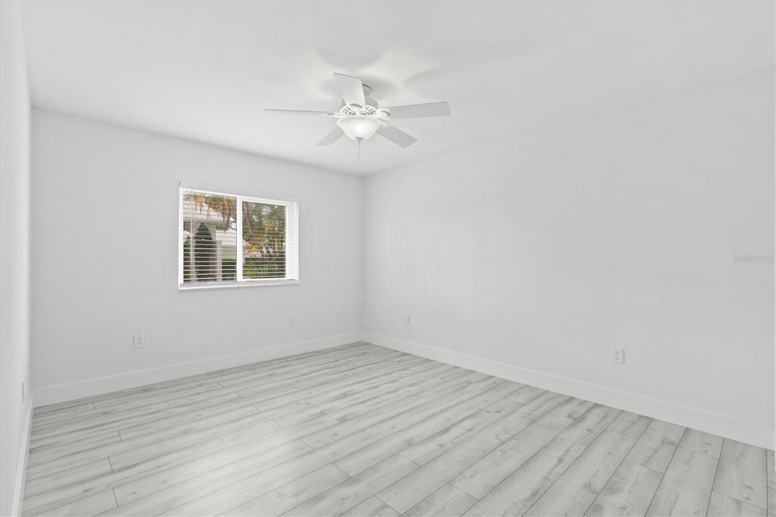 13915 WHISPERWOOD DR — photo 46