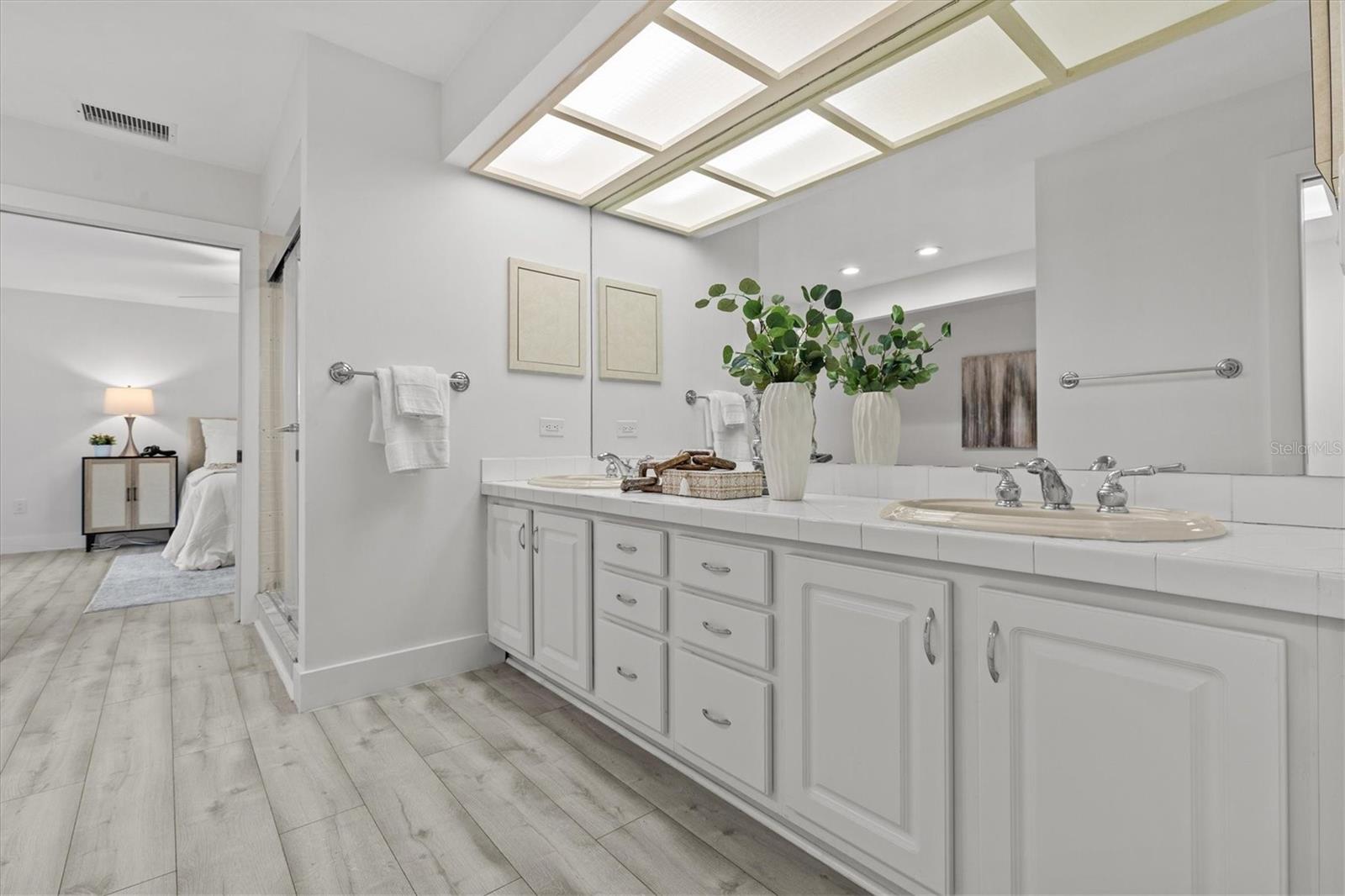 13915 WHISPERWOOD DR — photo 35