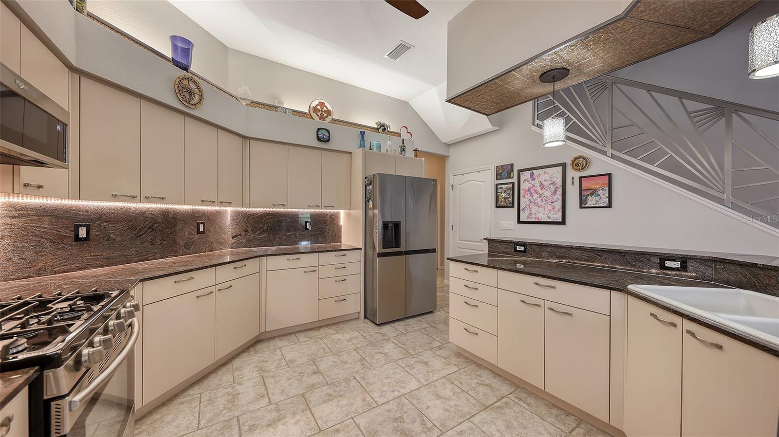 7025 N SERENOA DR — photo 18