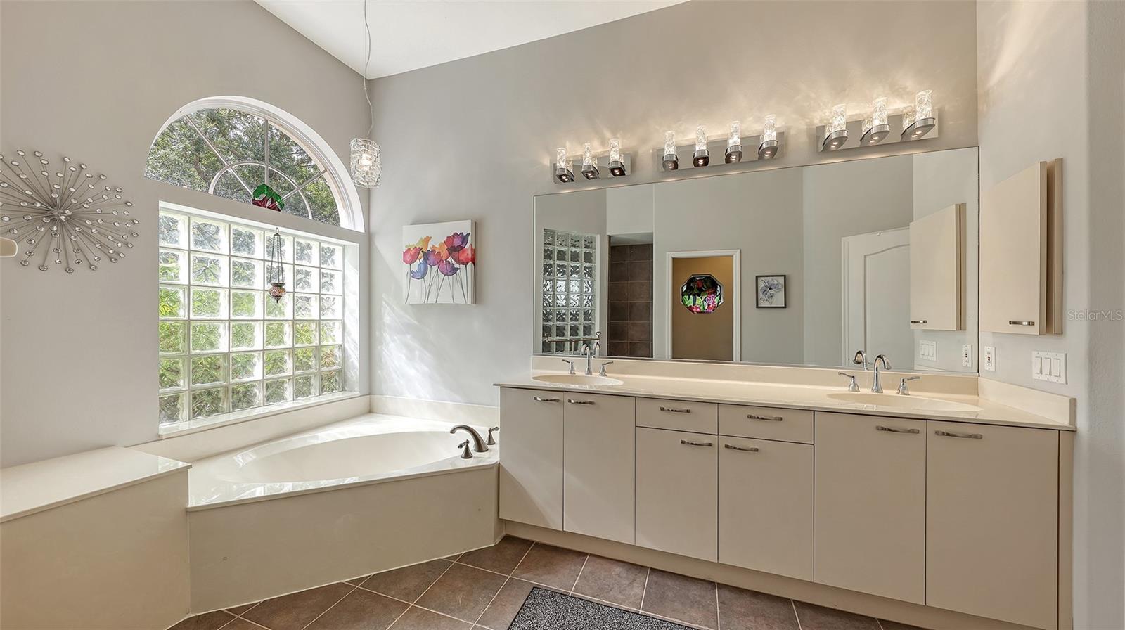 7025 N SERENOA DR — photo 32