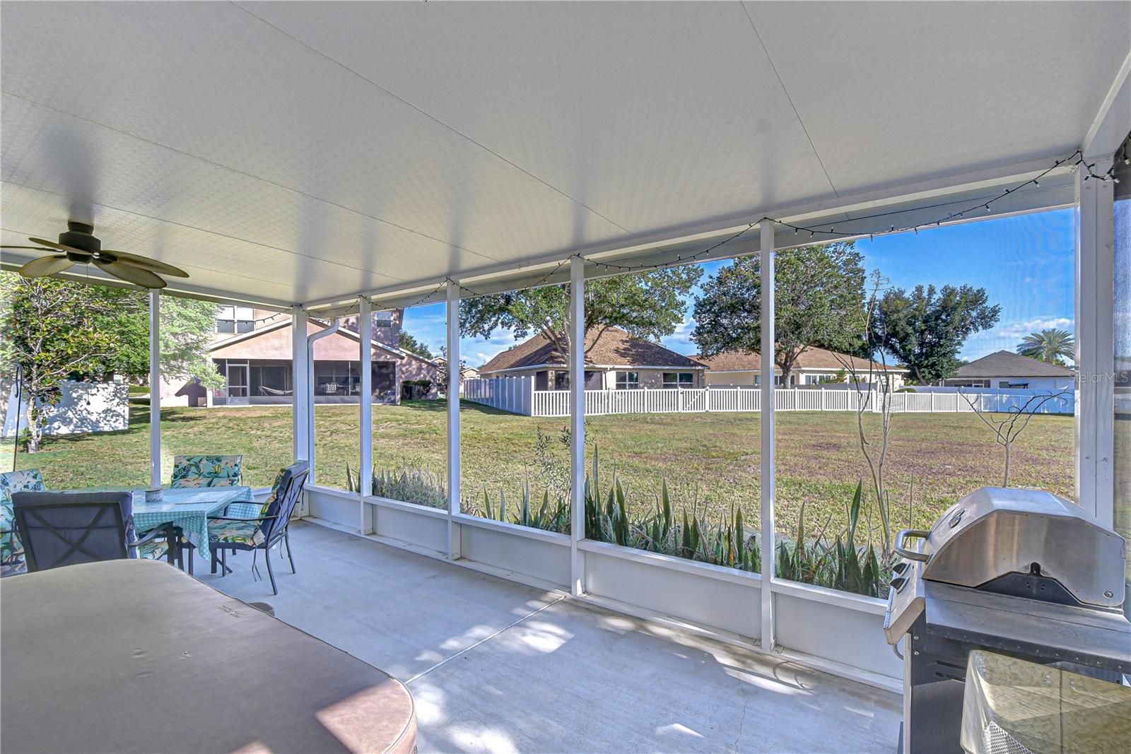 6252 TWIN BRIDGES DR — photo 29