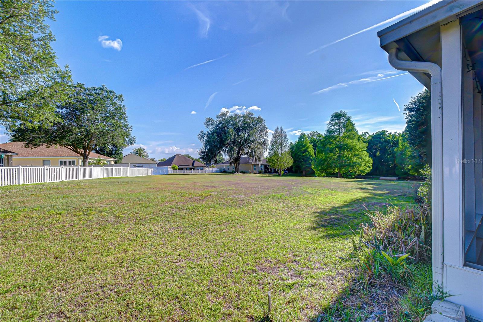6252 TWIN BRIDGES DR — photo 31
