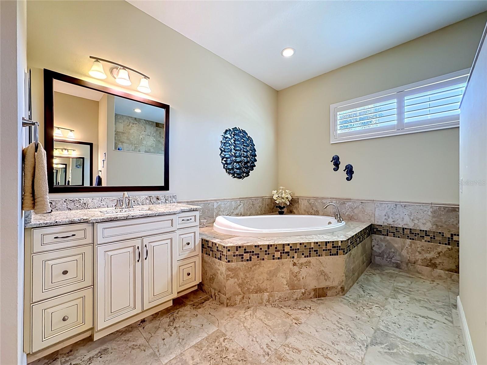 6130 FOXBROOK TRL — photo 24