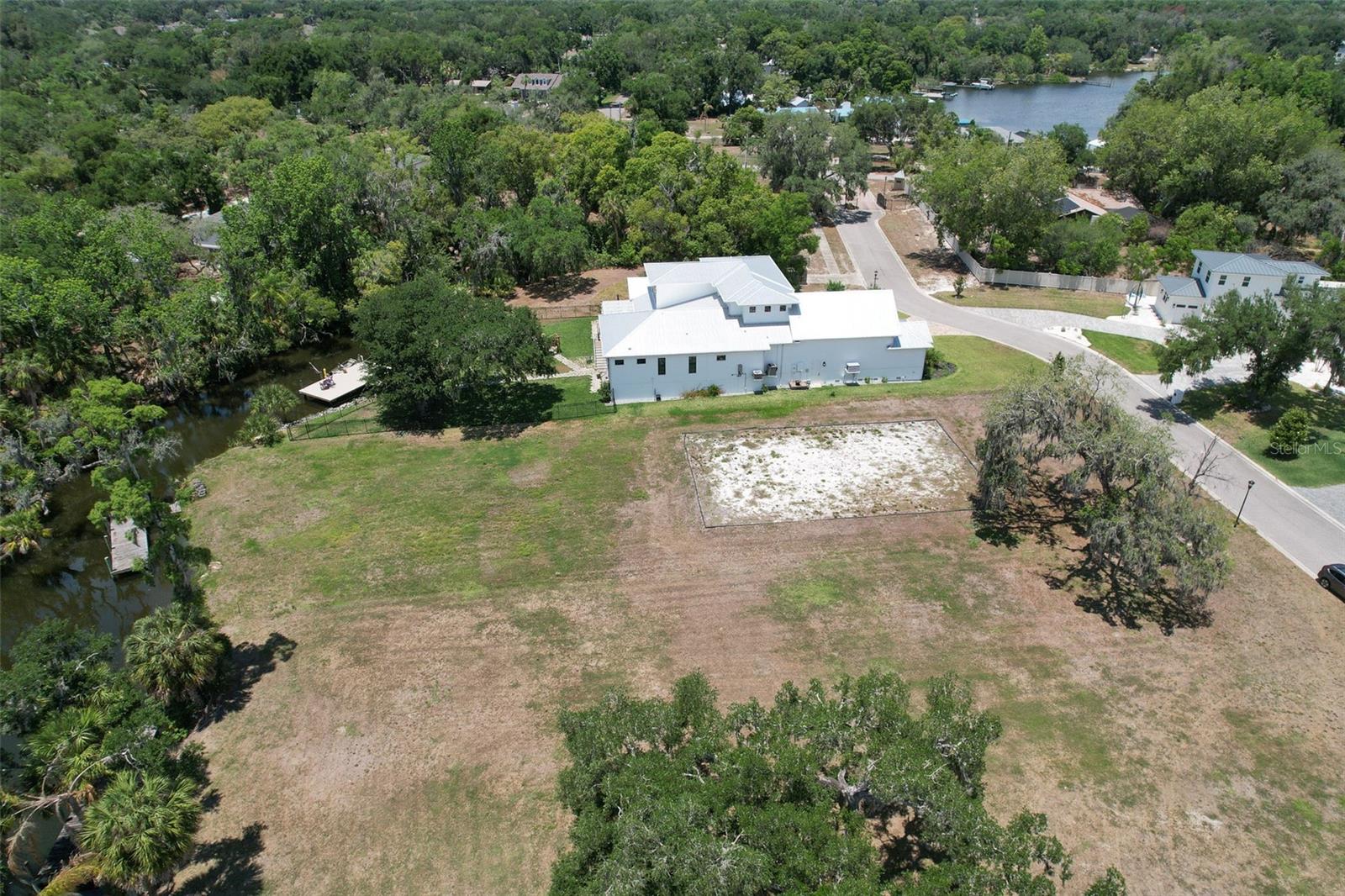 8325 ALAFIA POINTE DR — photo 9
