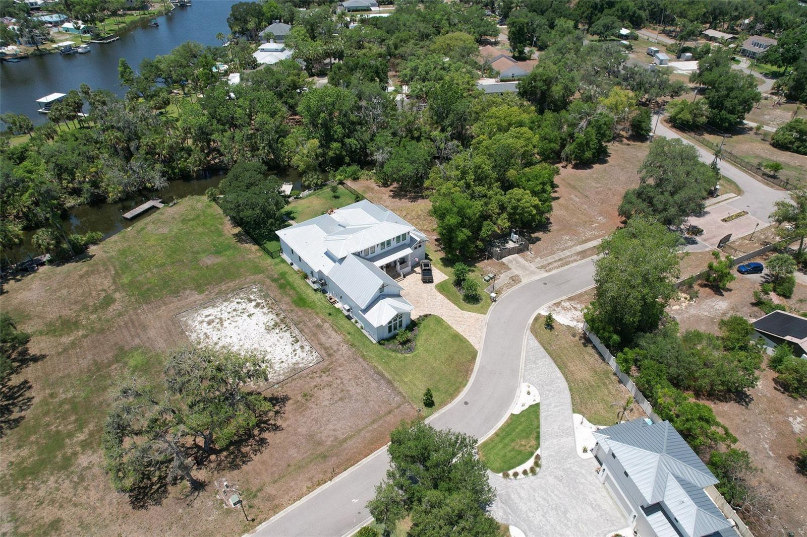 8325 ALAFIA POINTE DR — photo 11