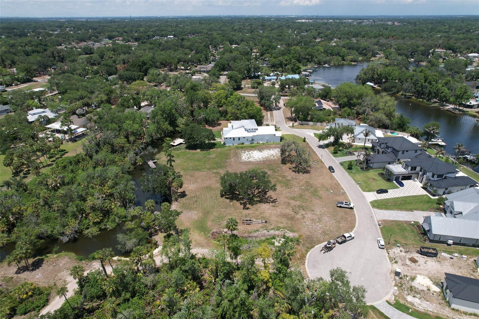 8325 ALAFIA POINTE DR — photo 10