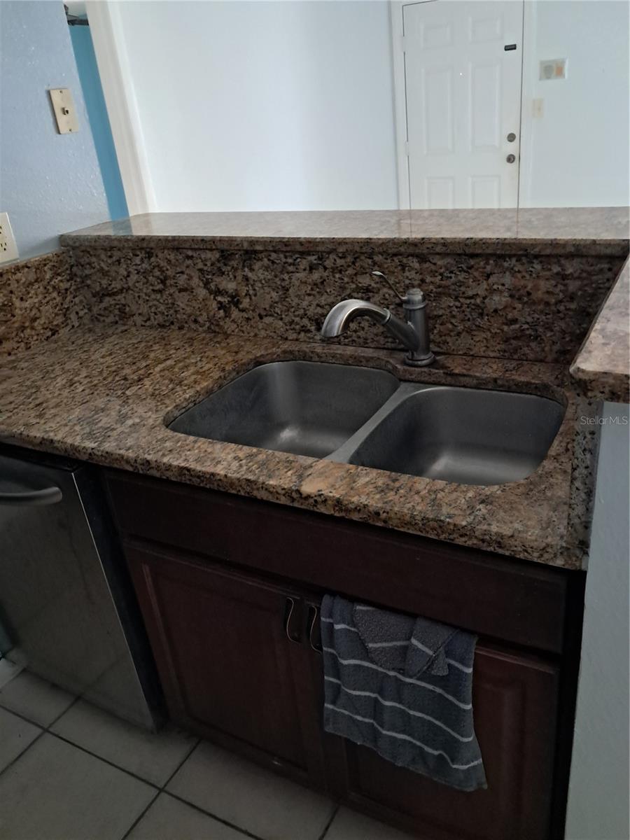 8648 MALLARD RESERVE DR #102 — photo 3