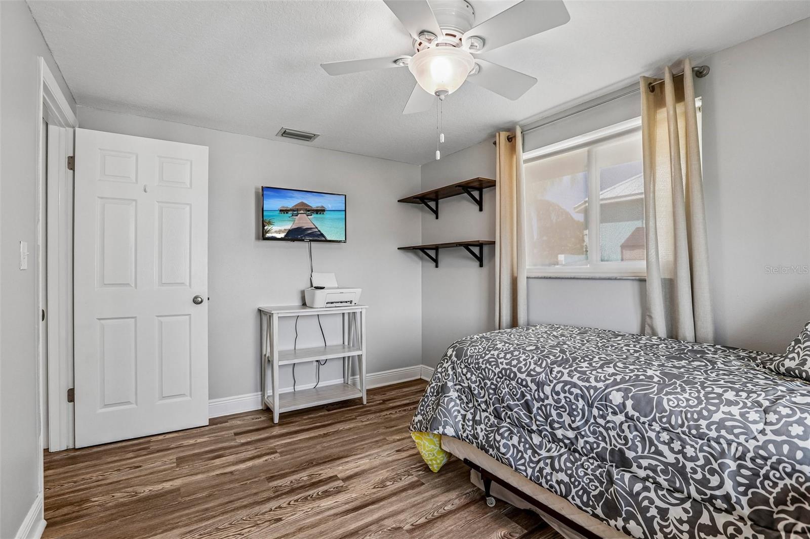 801 FLAMINGO DR — photo 36