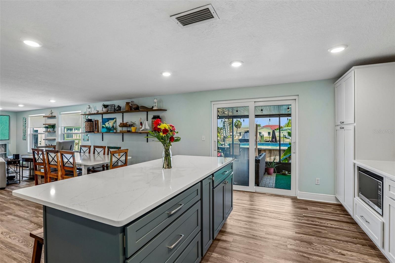 801 FLAMINGO DR — photo 20
