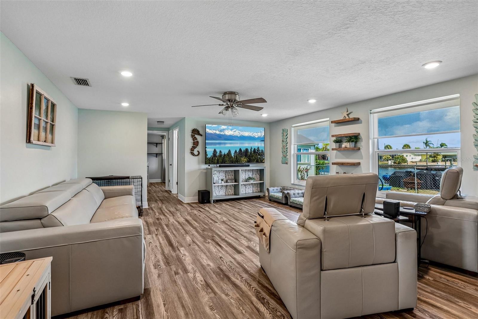 801 FLAMINGO DR — photo 13