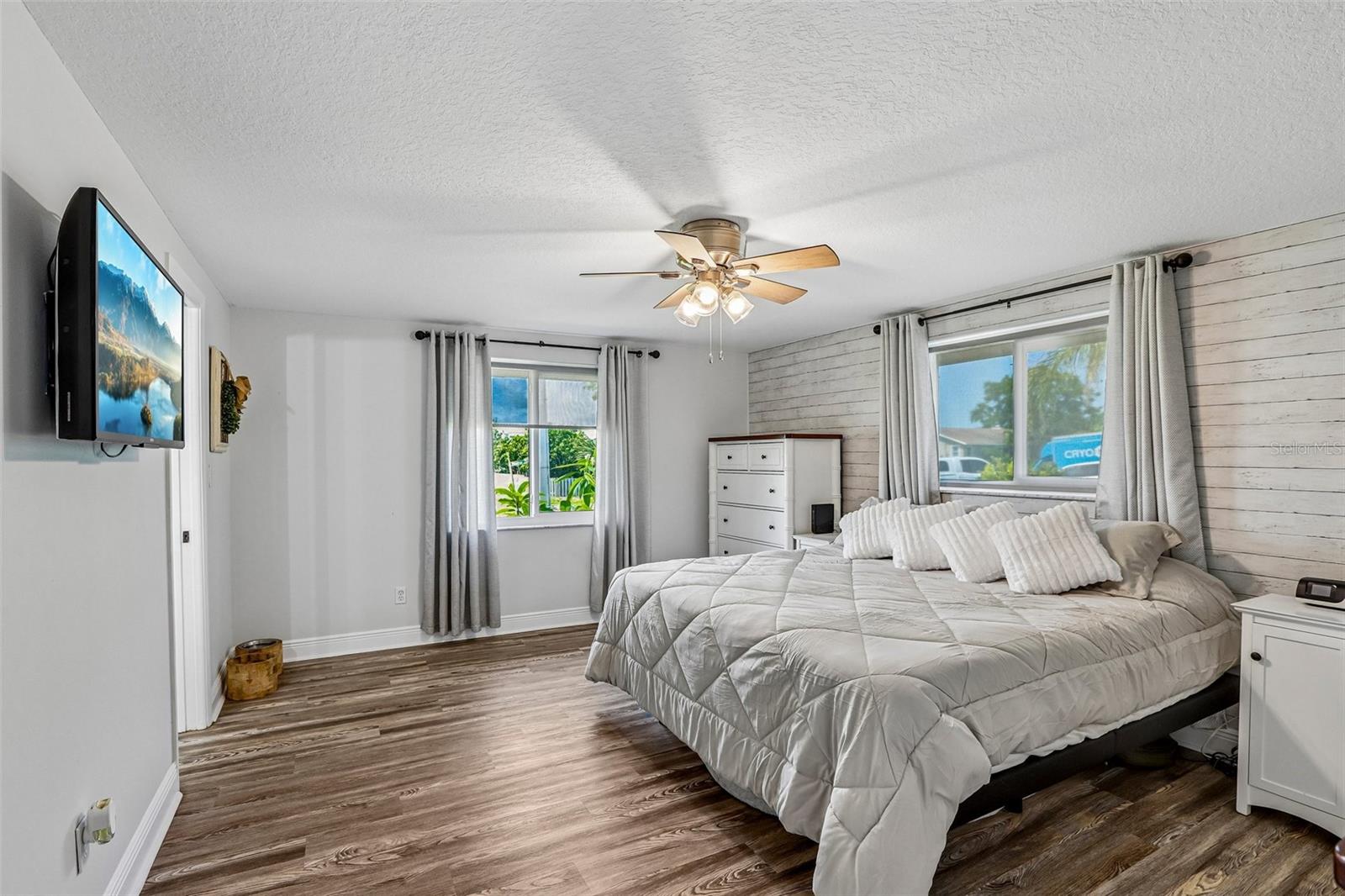 801 FLAMINGO DR — photo 28