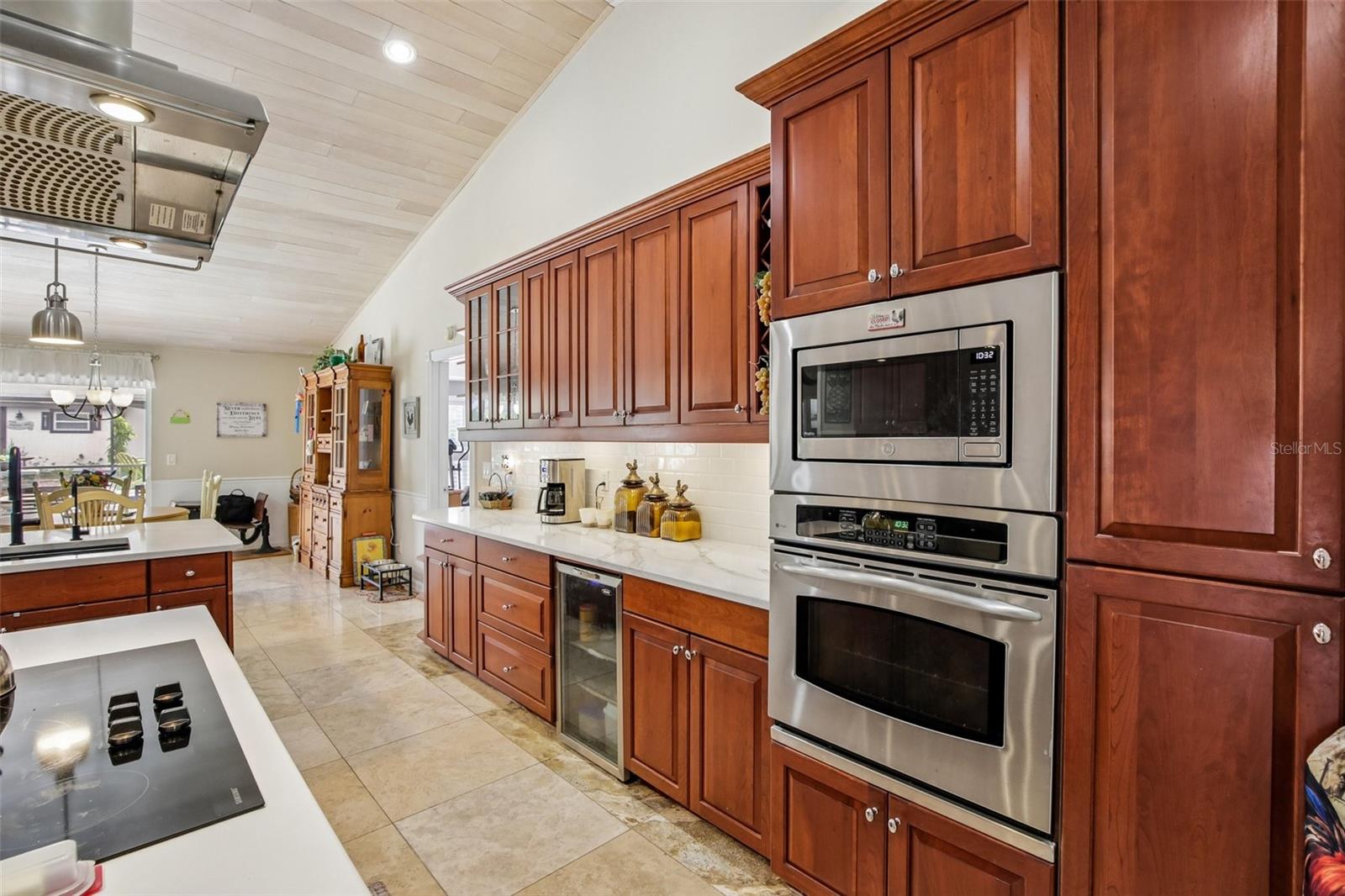 213 N BROCKFIELD DR — photo 25