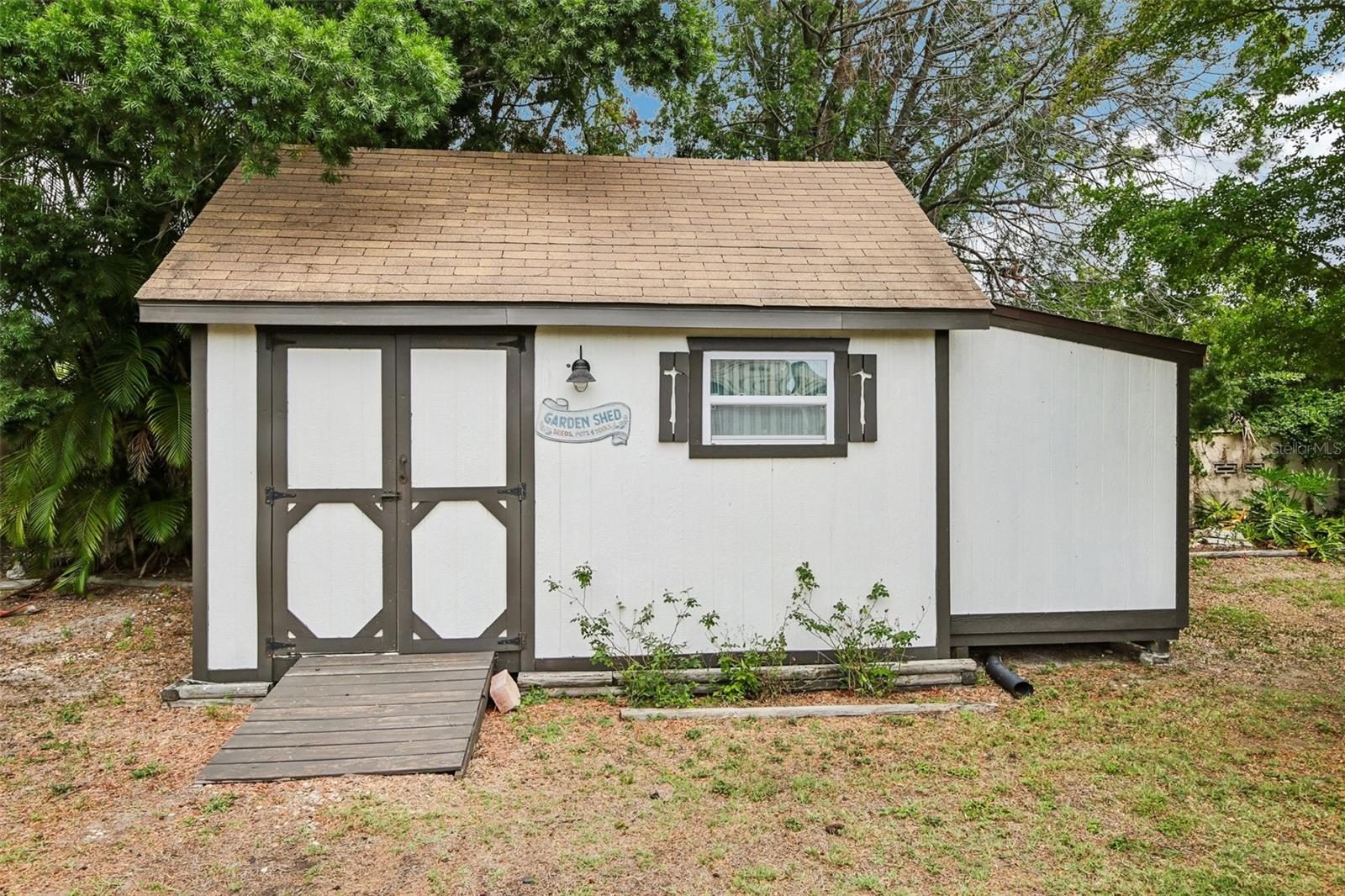 213 N BROCKFIELD DR — photo 58
