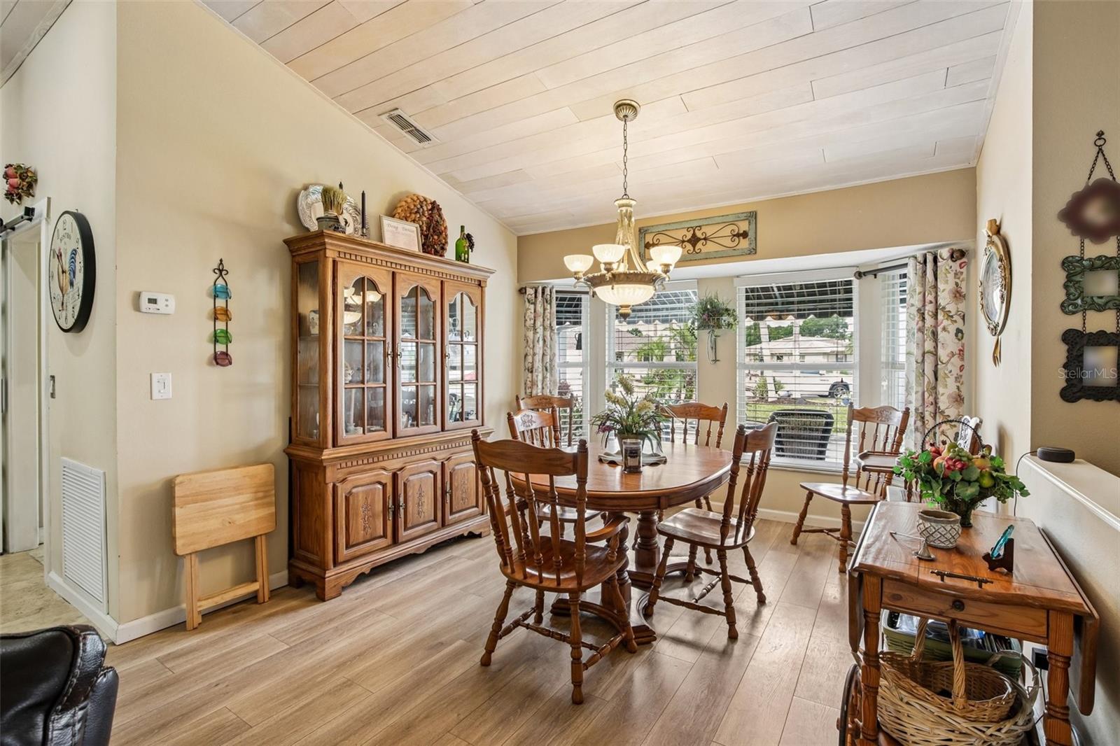 213 N BROCKFIELD DR — photo 14