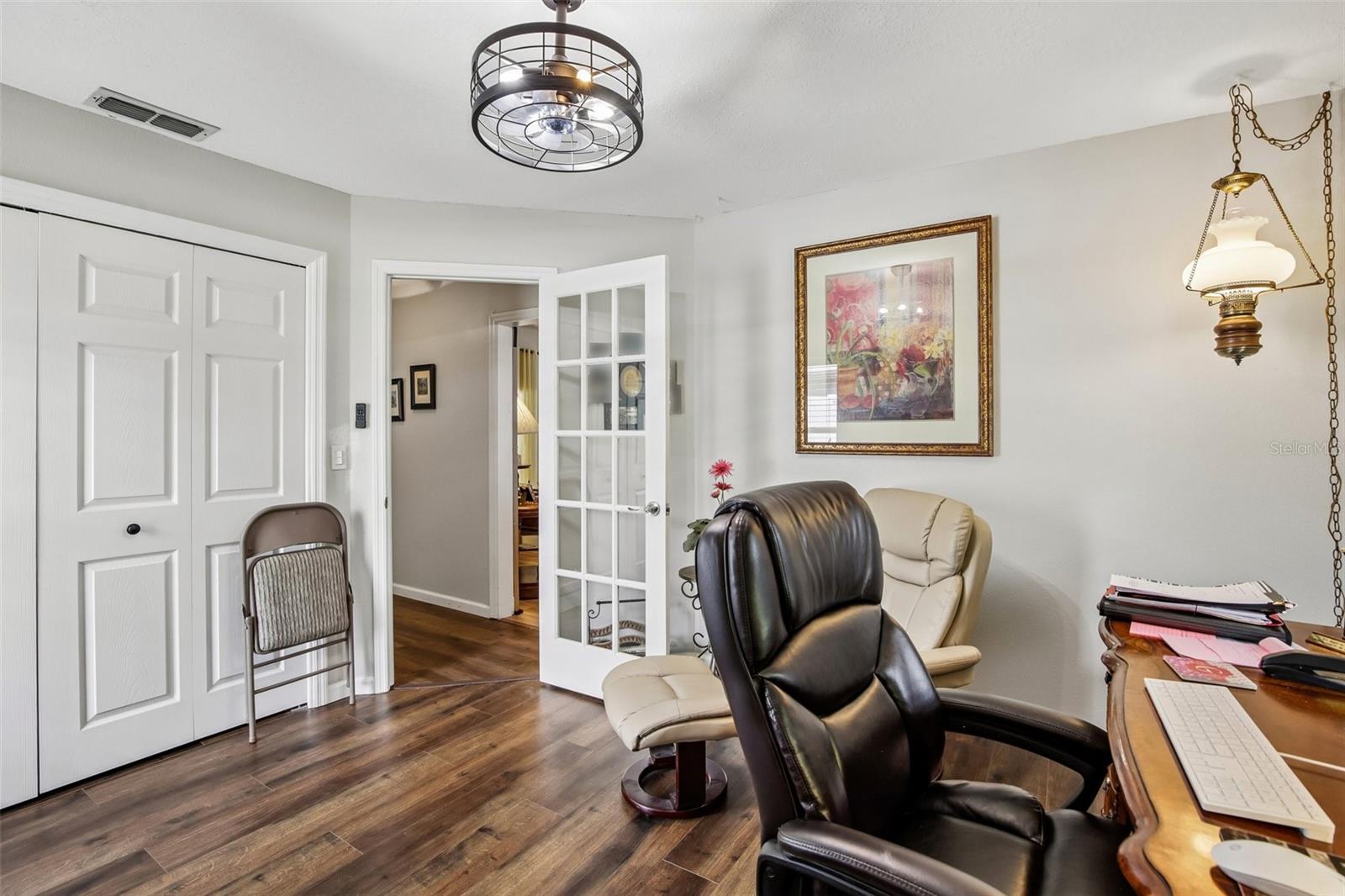 213 N BROCKFIELD DR — photo 38