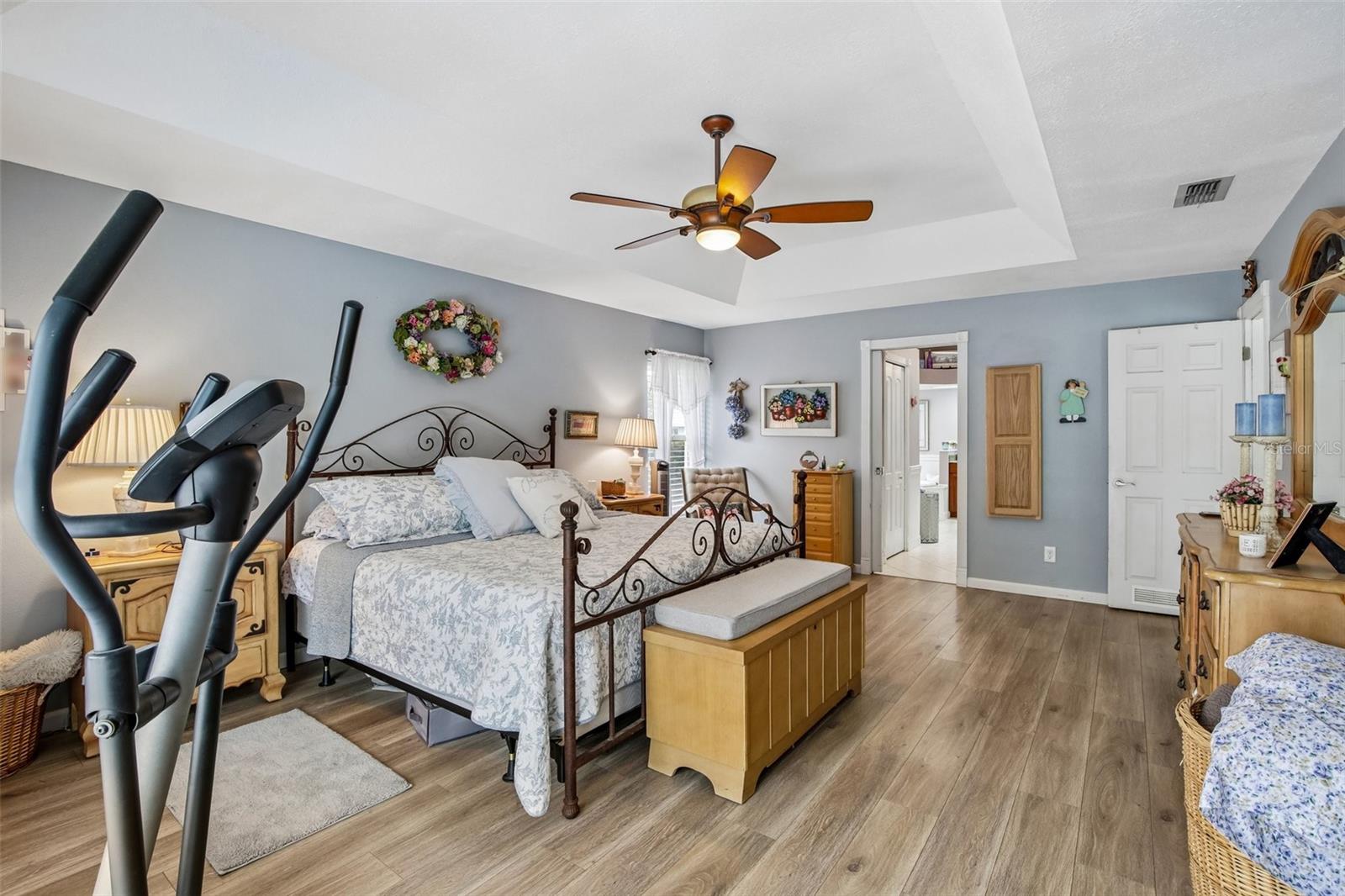 213 N BROCKFIELD DR — photo 33