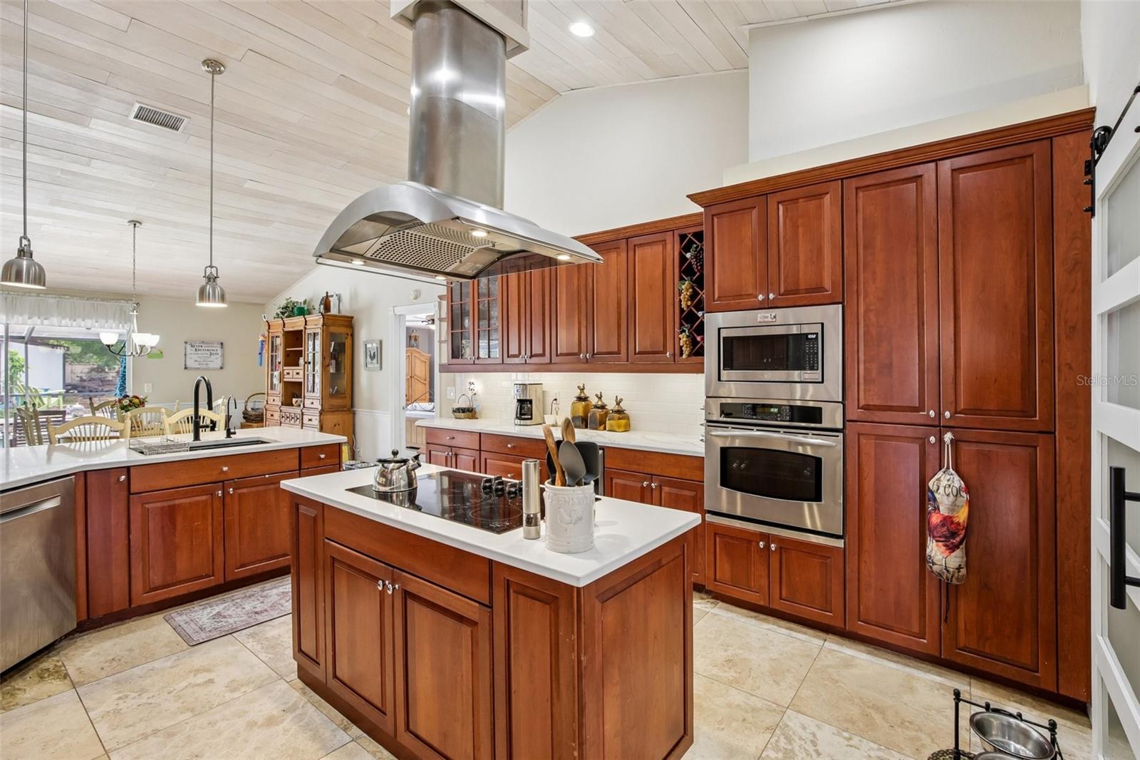 213 N BROCKFIELD DR — photo 24