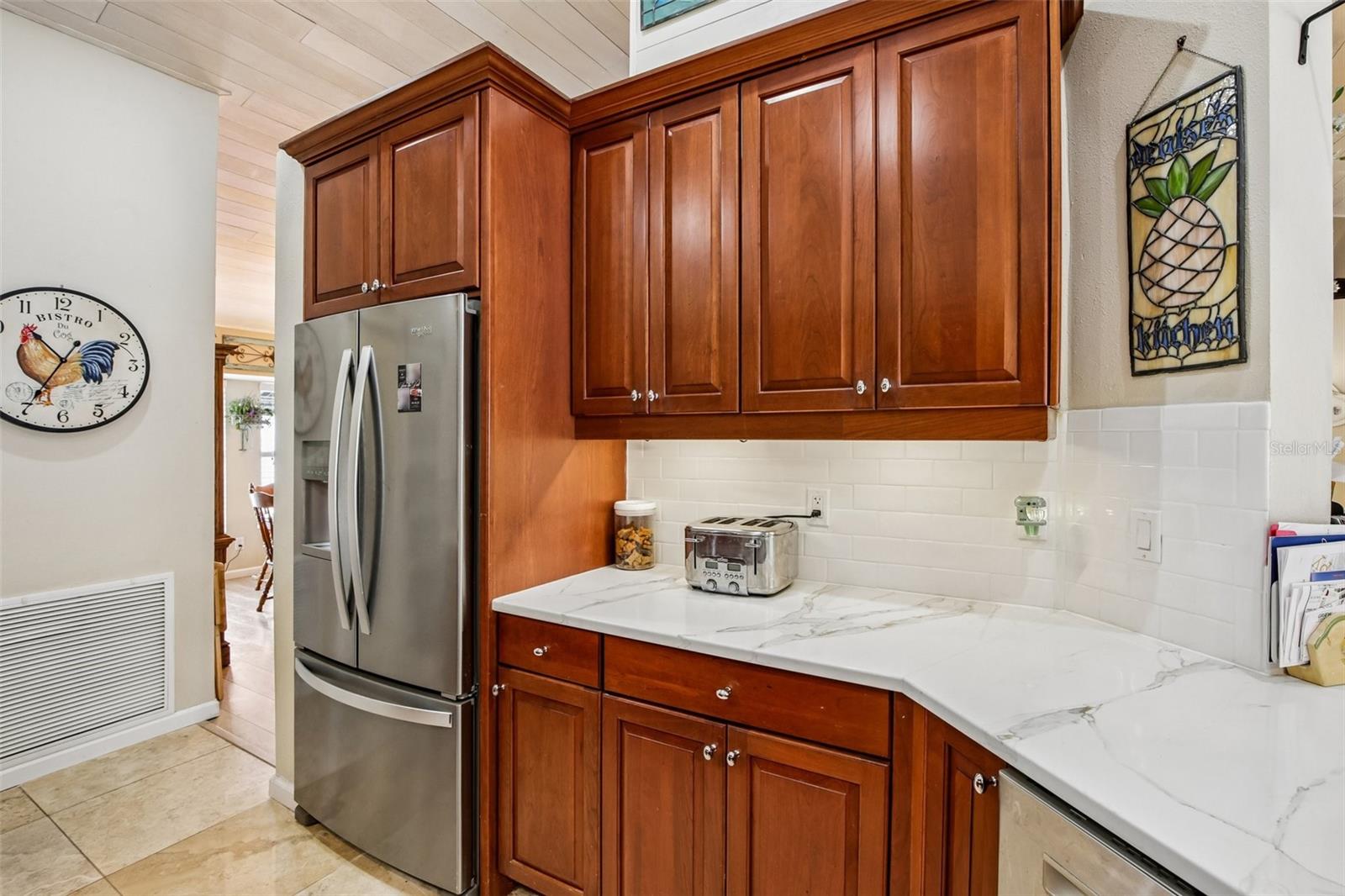 213 N BROCKFIELD DR — photo 28