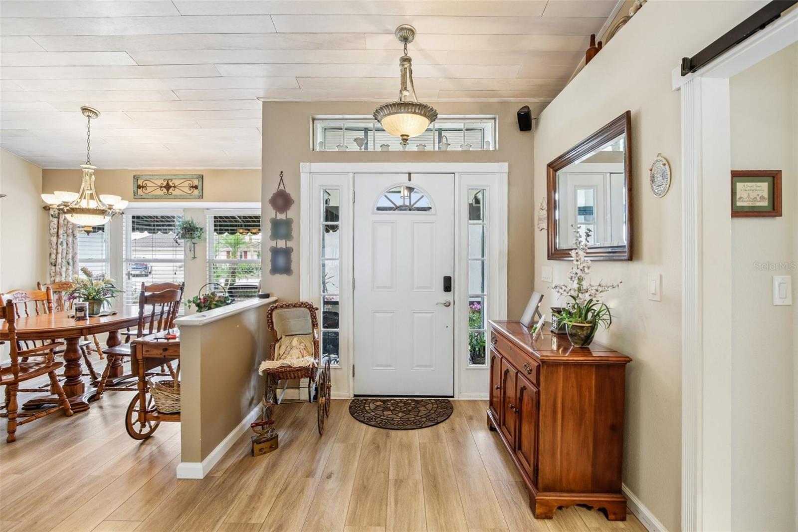 213 N BROCKFIELD DR — photo 6