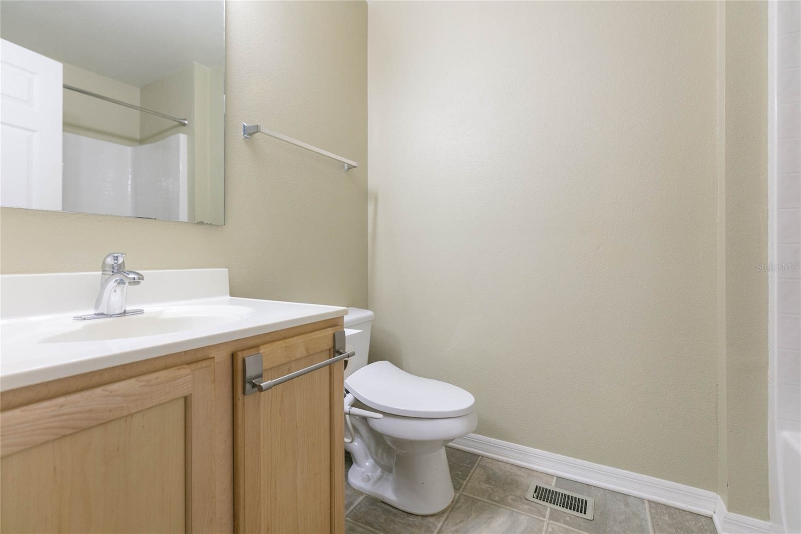 9922 ASHBURN LAKE DR — photo 31