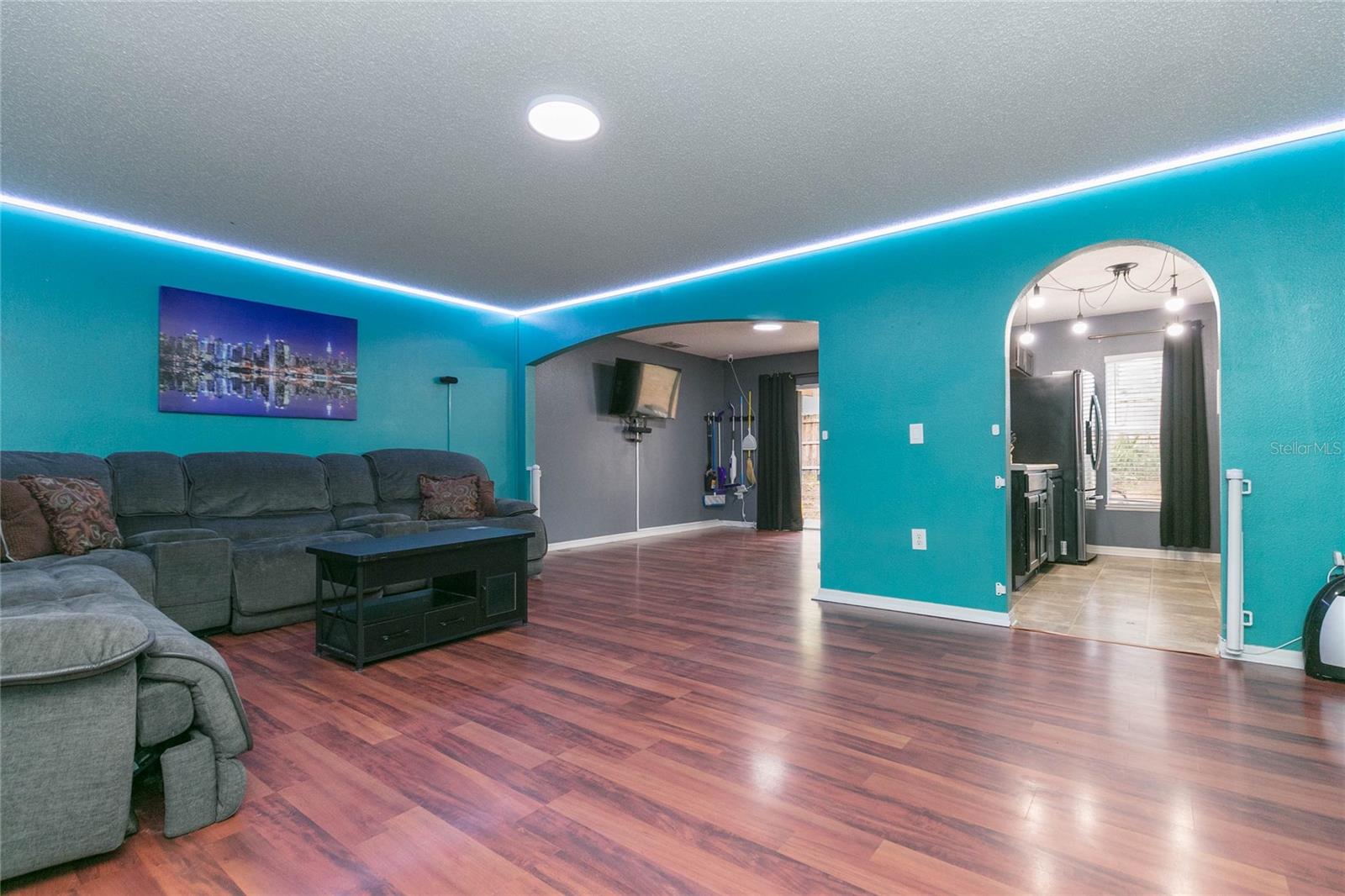 9922 ASHBURN LAKE DR — photo 4