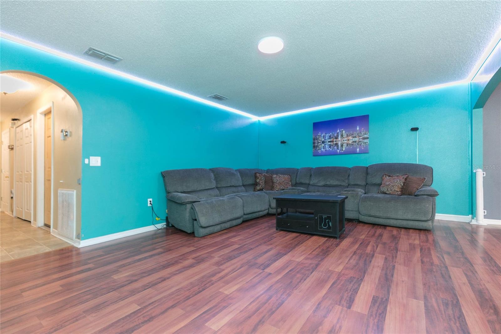 9922 ASHBURN LAKE DR — photo 2