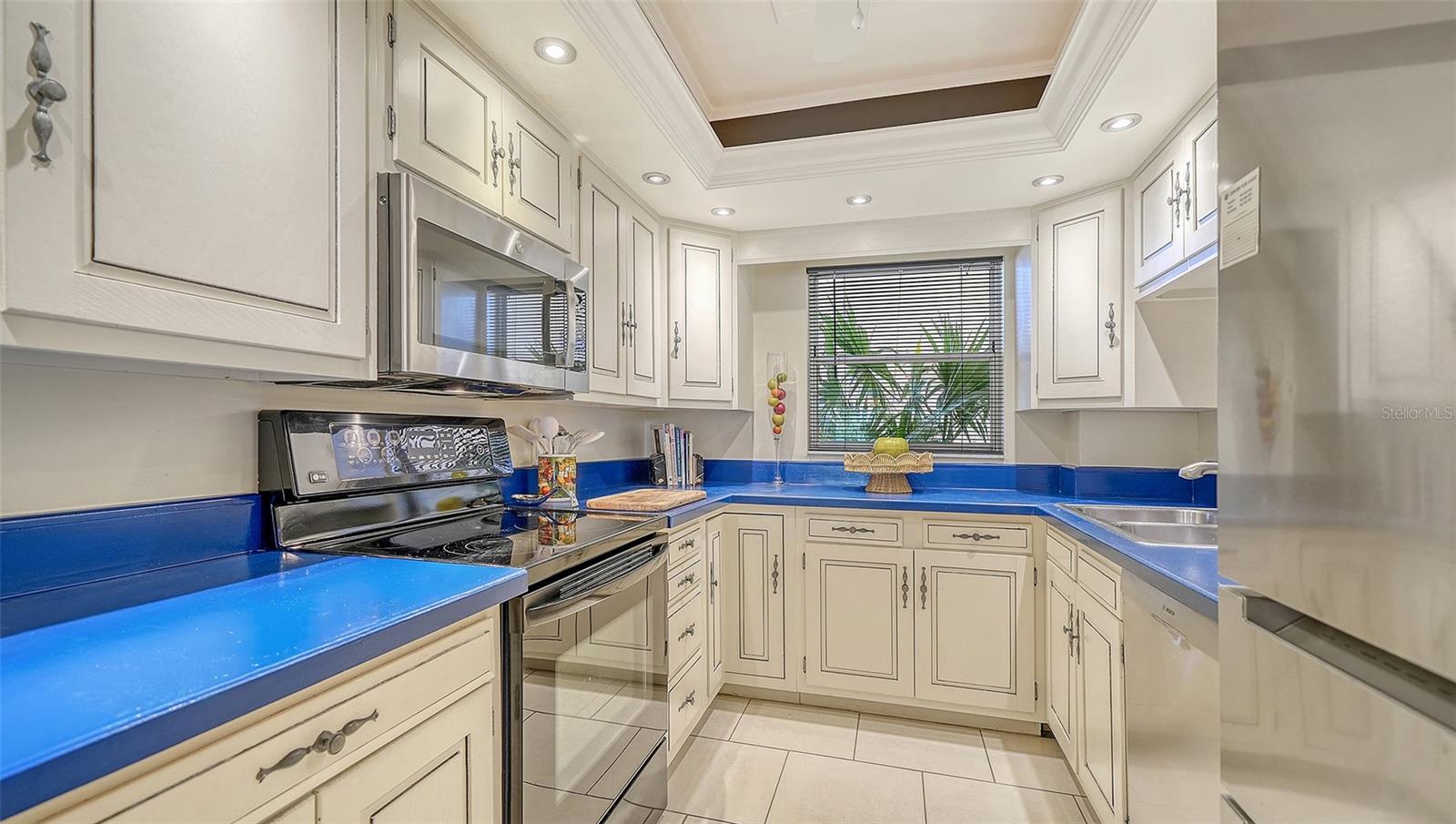 1355 S PORTOFINO DR #103 — photo 32