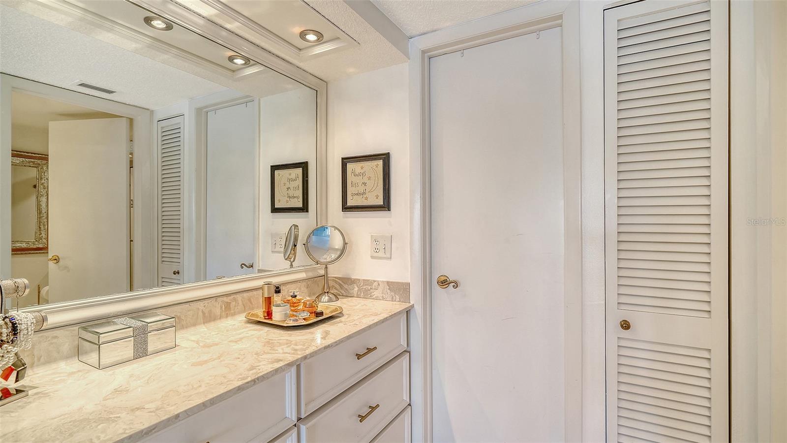 1355 S PORTOFINO DR #103 — photo 37
