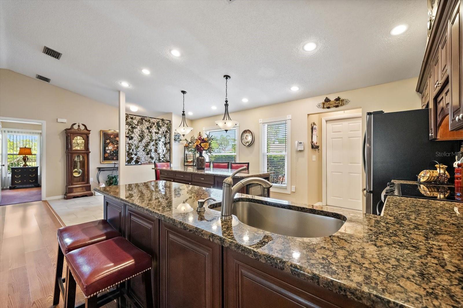 4352 KINGSTON LOOP — photo 15