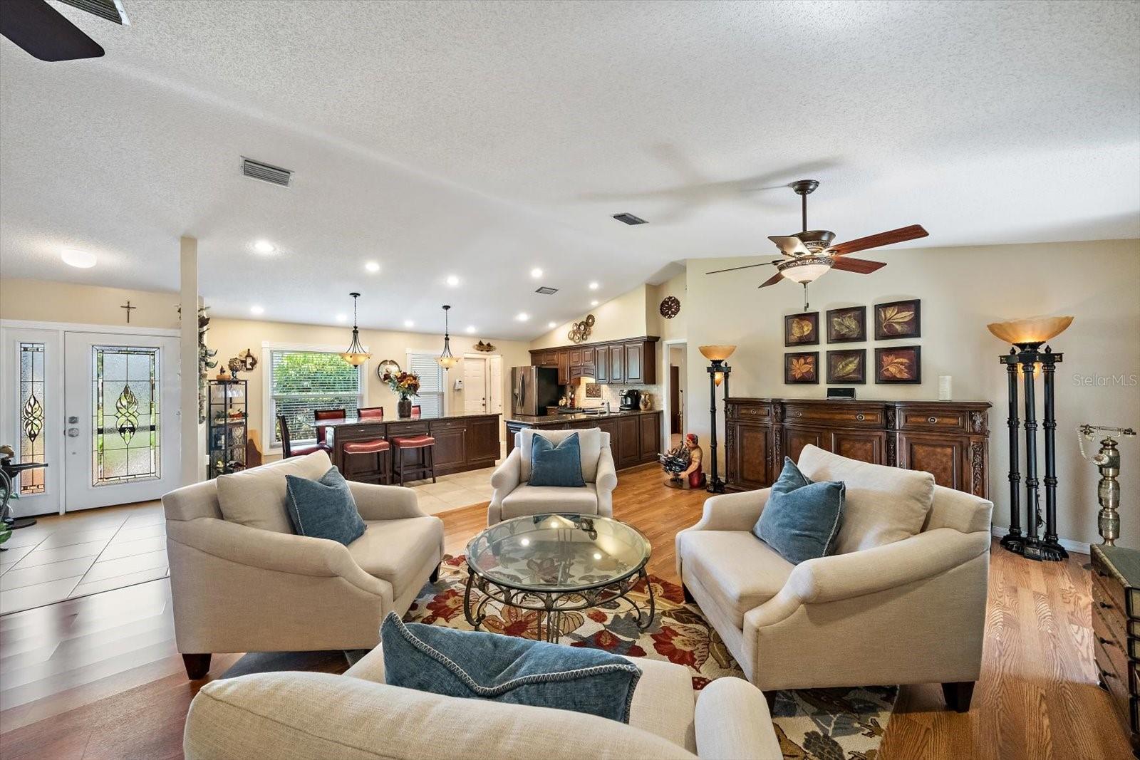 4352 KINGSTON LOOP — photo 9