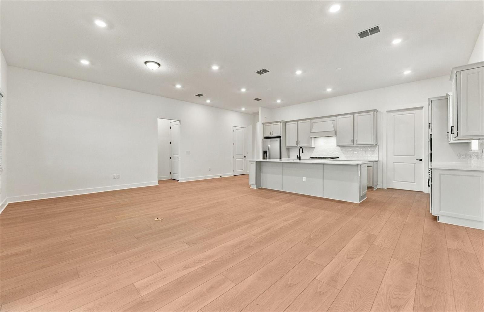 11316 CLAY AVE — photo 6