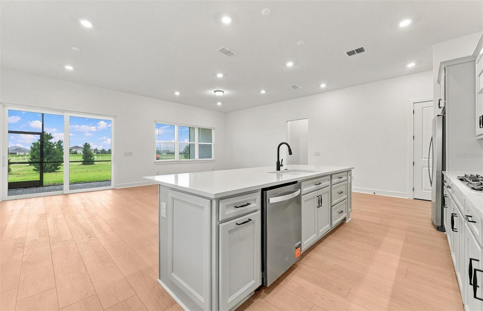 11316 CLAY AVE — photo 5