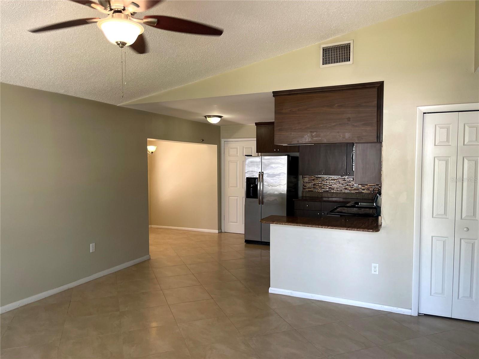 412 W IDLEWILD AVE — photo 32