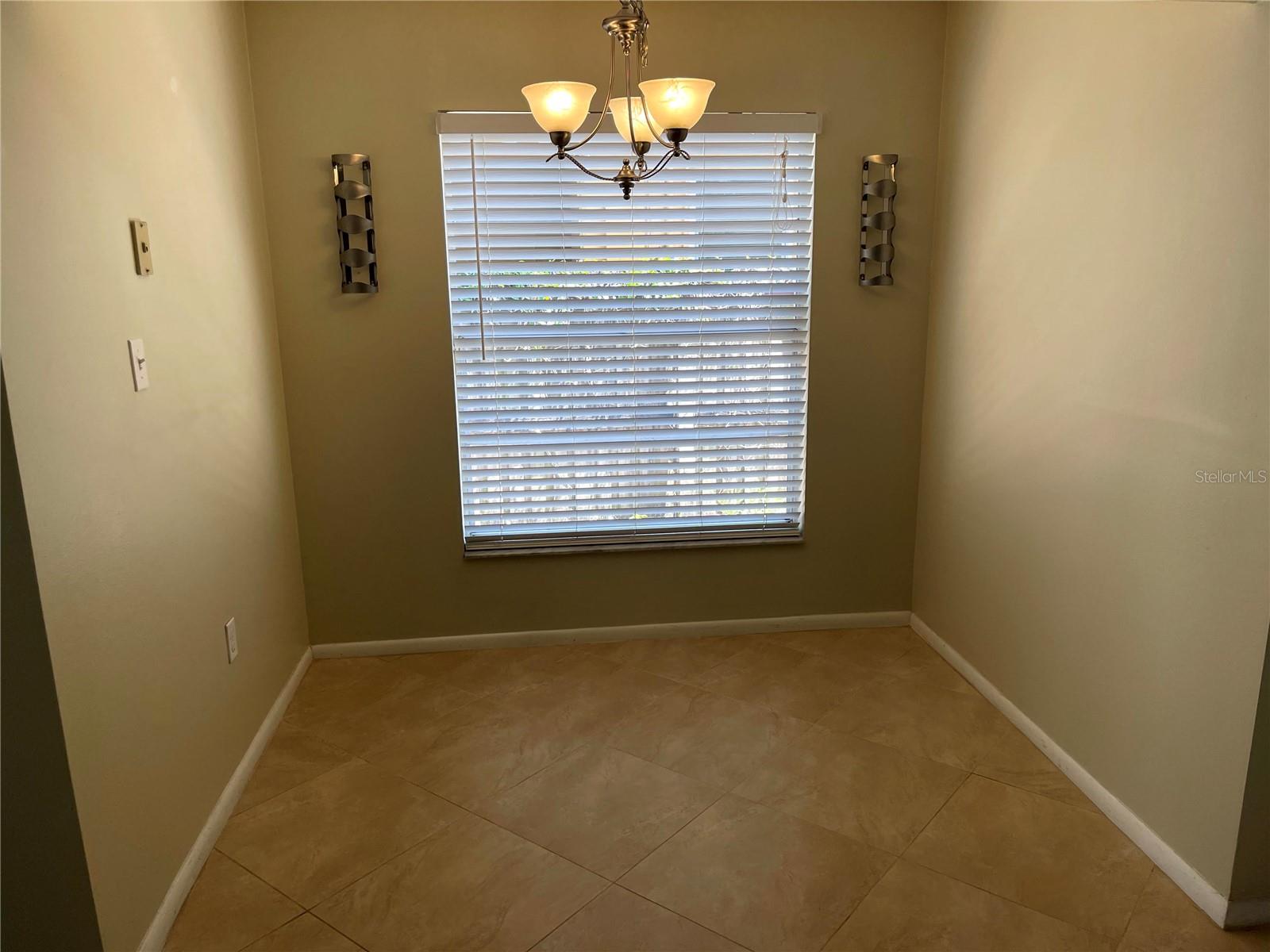 412 W IDLEWILD AVE — photo 34