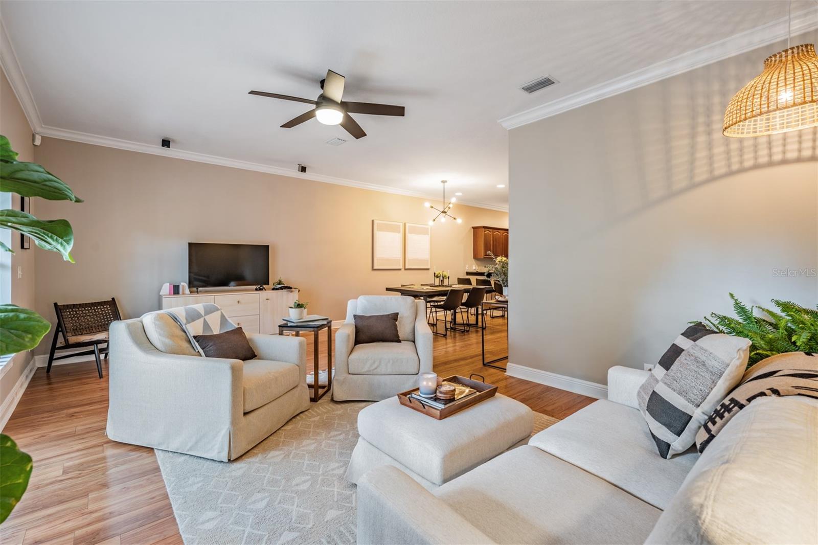 415 BARCELONA DR — photo 6