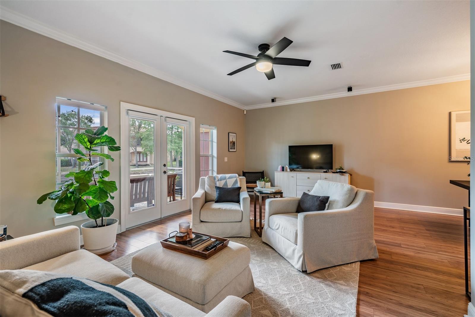 415 BARCELONA DR — photo 5