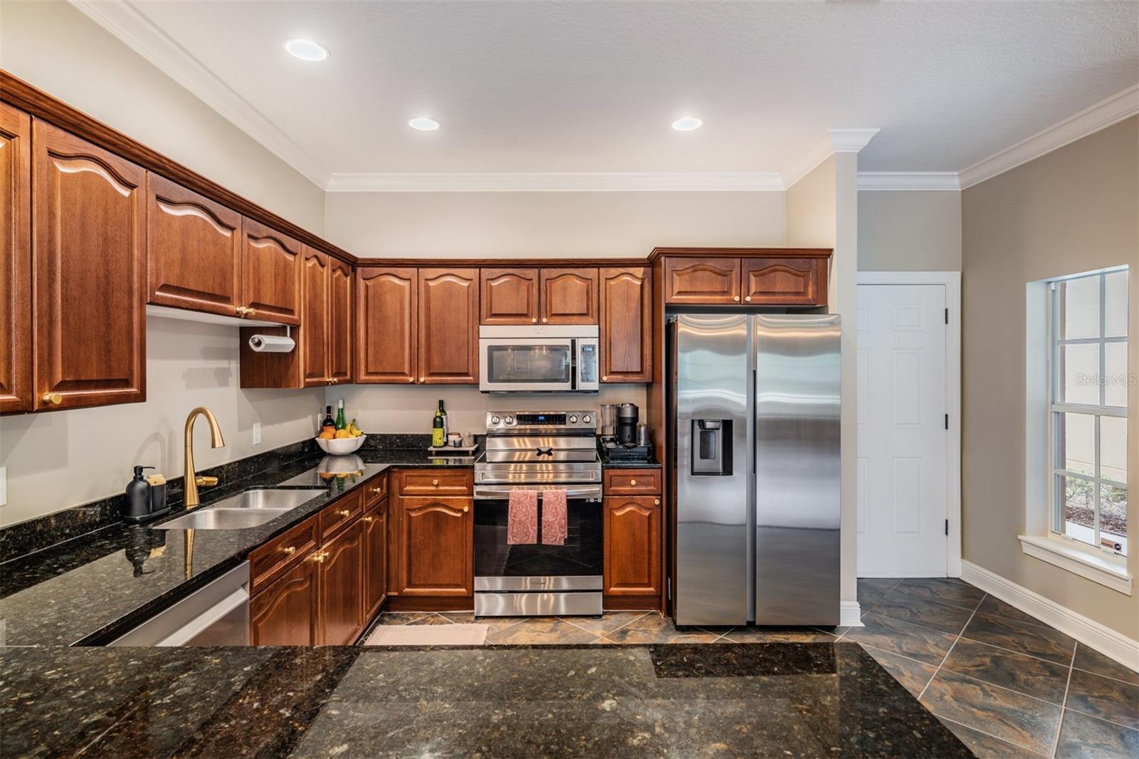 415 BARCELONA DR — photo 14