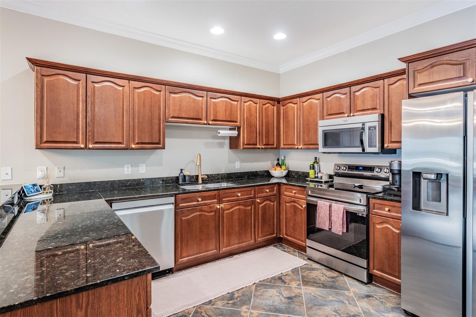 415 BARCELONA DR — photo 12